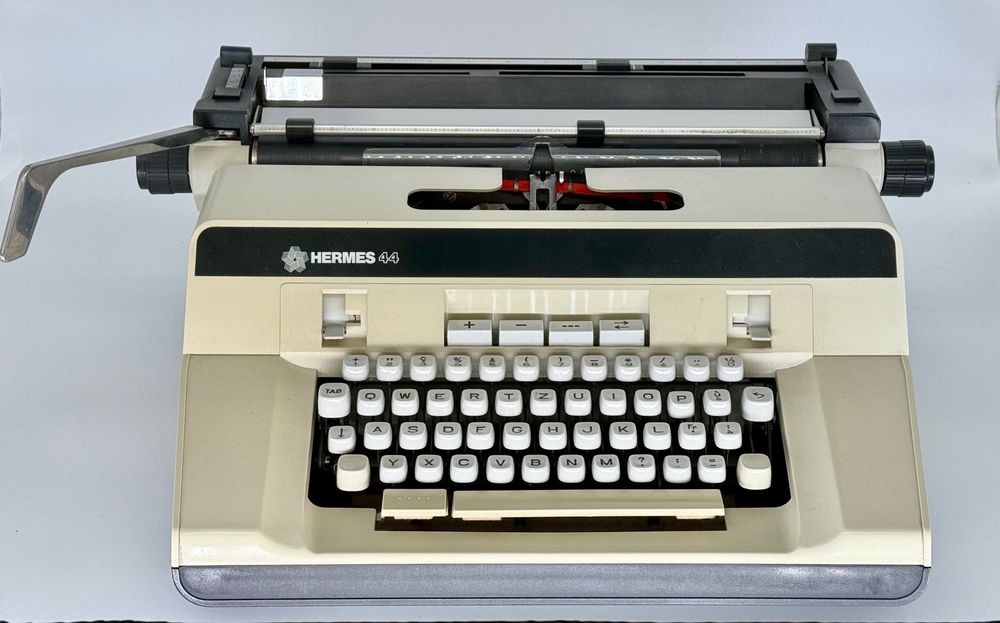 Machine à écrire Hermes 44 Superbe état | Kaufen auf Ricardo
