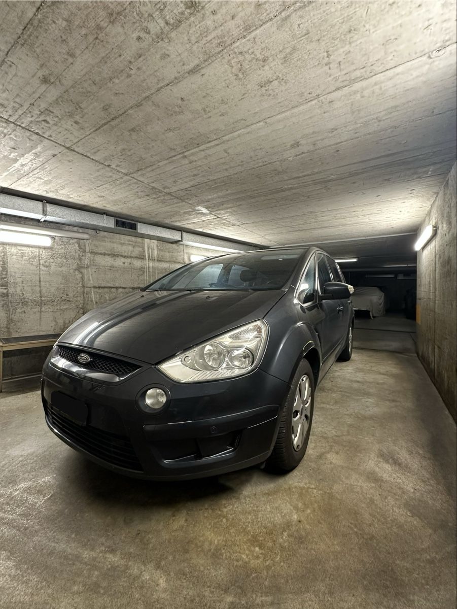Ford Automobili: Ford S-Max 2.0i | 7 Sitze | mit MFK – Usato da Ebikon venduto da loomloom