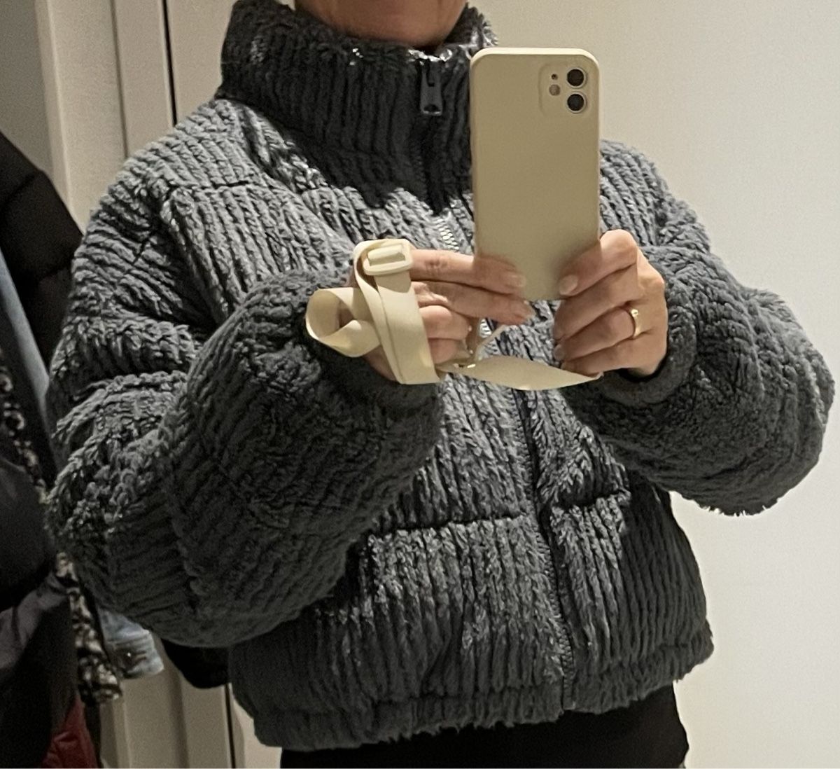 Giacche & Cappotti: Kuschelige Teddy-PufferJacke Gr. S/P – Usato da Glattfelden venduto da hel_8tb6 1