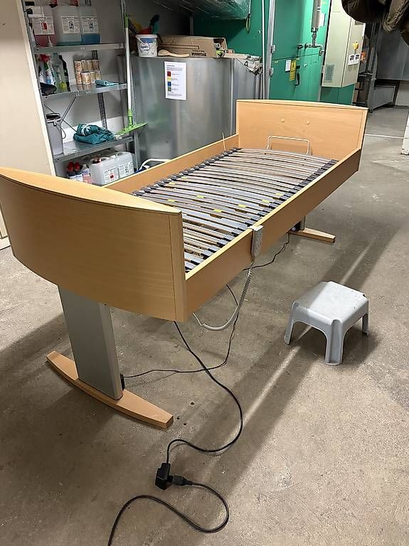 Letti: Swing-Flex Pflegebett – Usato da Laax GR 2 venduto da vallesva 4