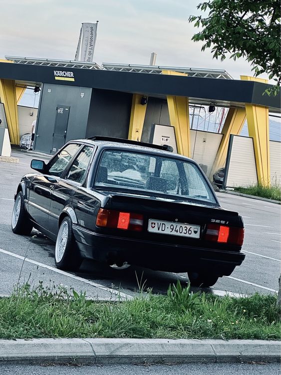 BMW e30 325i