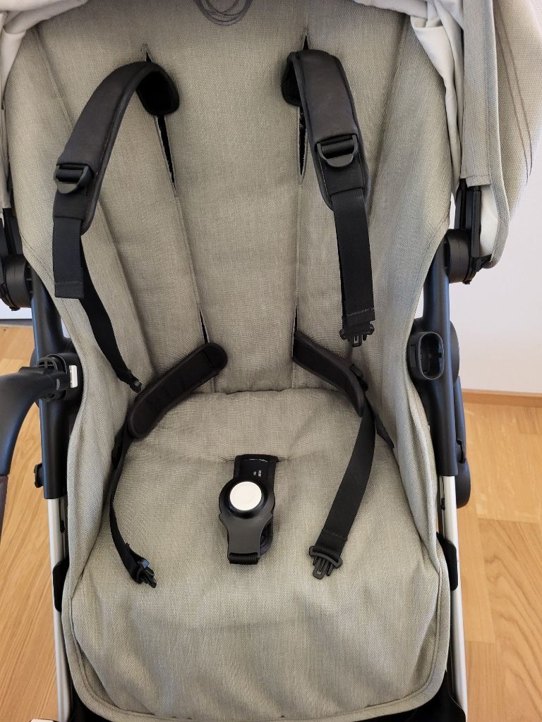 Bugaboo Carrozzine: Bugaboo Fox 2 Kinderwagen, guter Zustand – Usato da Oberneunforn venduto da Bumbam 3