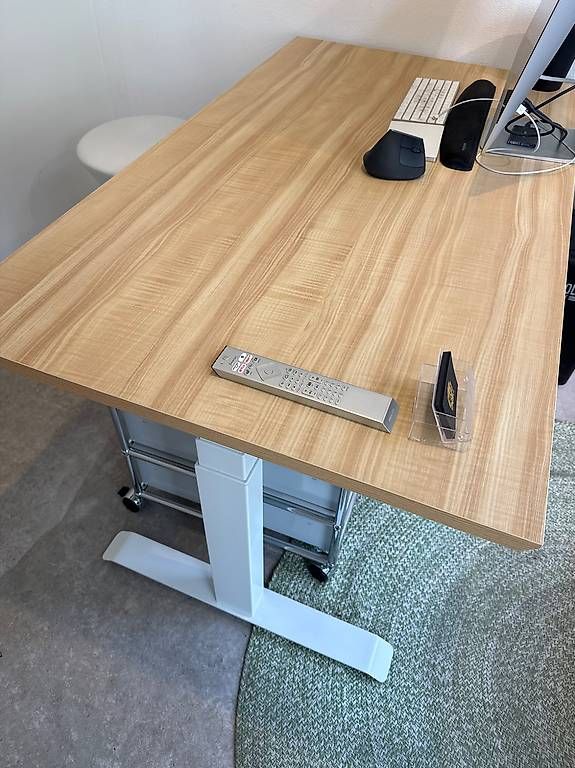 Plateaux: Ofinto Tischplatte Eiche 140x80, super Zustand – D'occasion à Zürich par ortigia