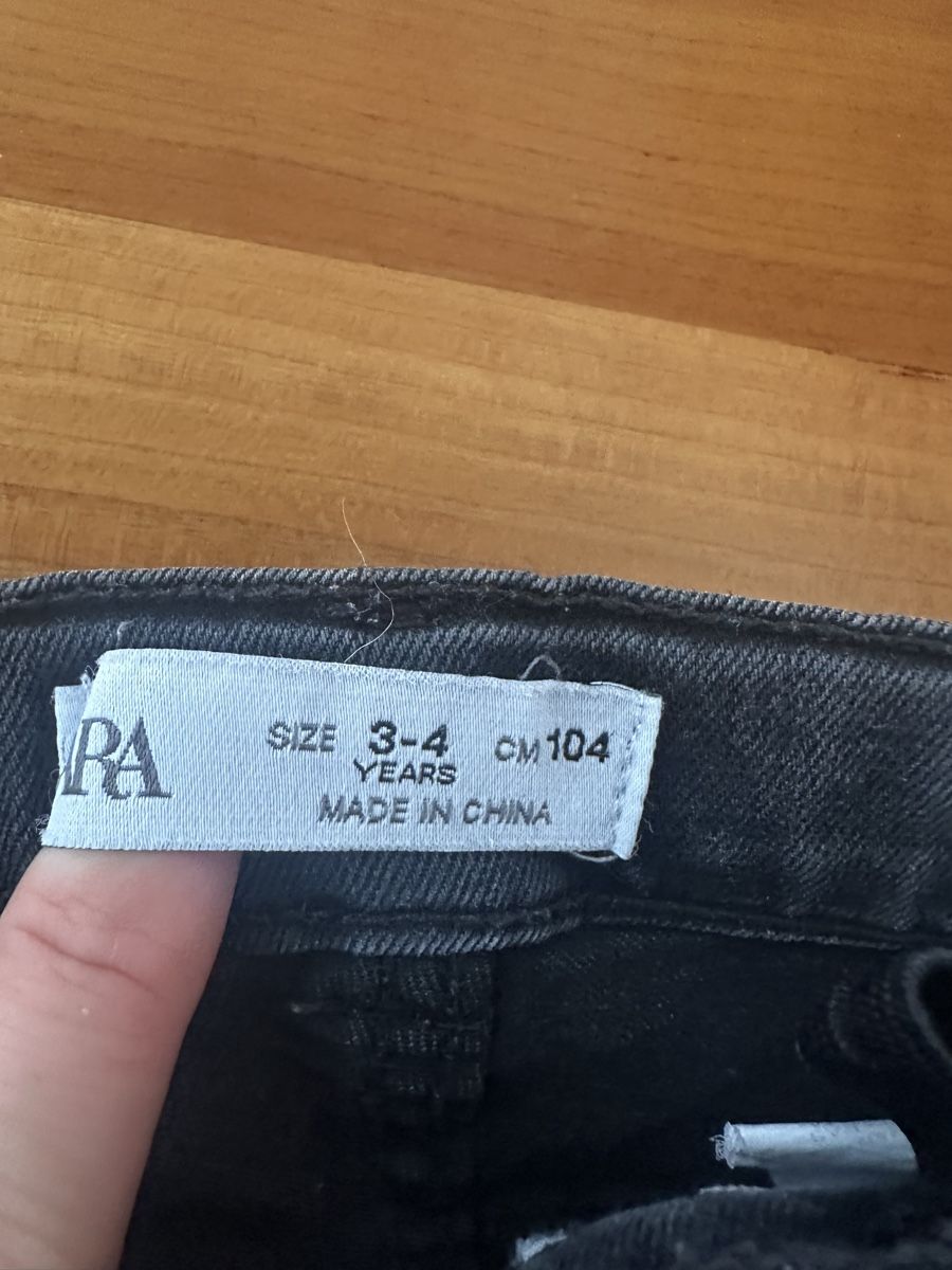 Zara Pantaloni: Zara Jeans 104 – Nuovo (secondo la descrizione) da Birr venduto da YMCA123 1