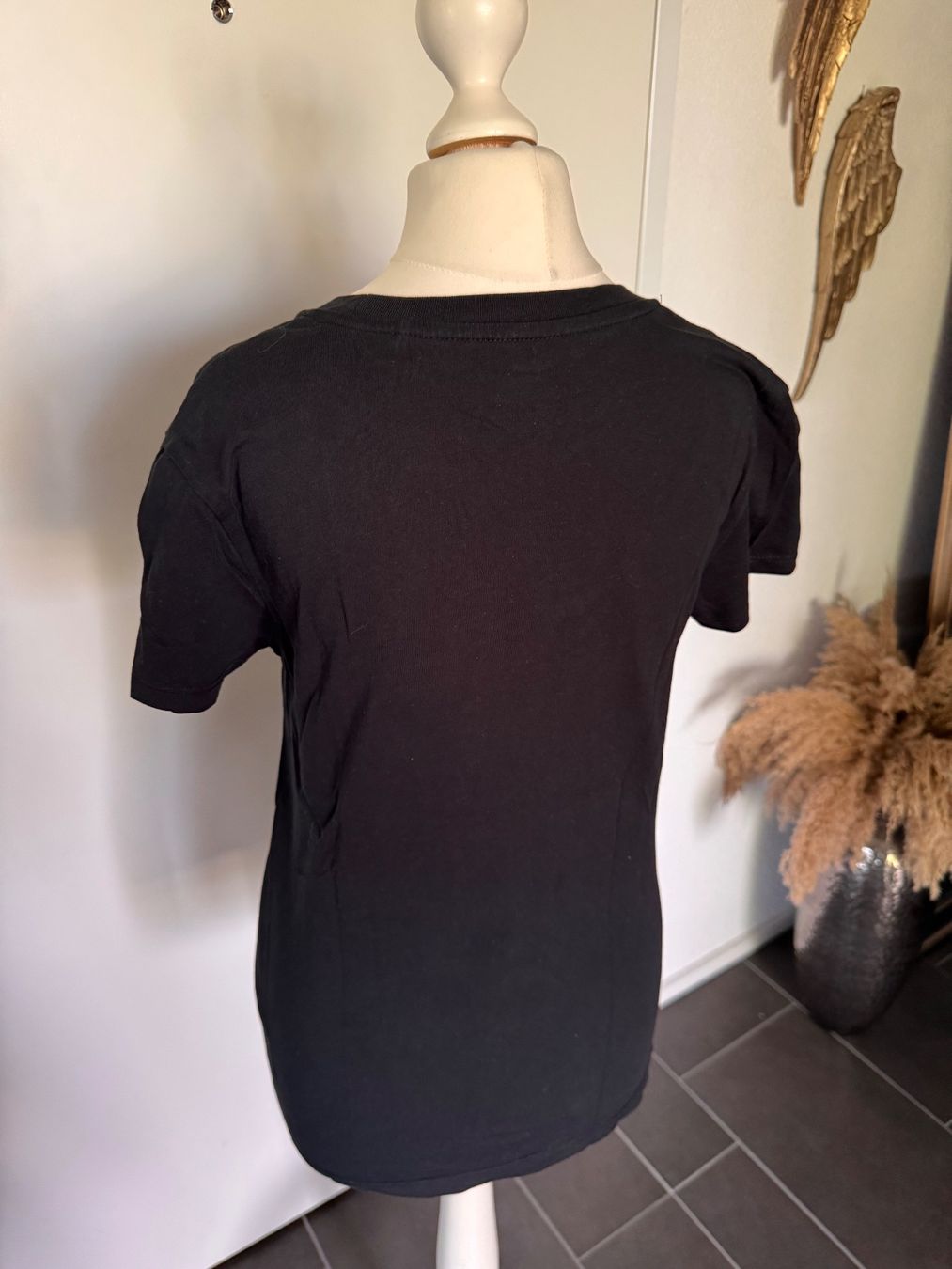 Levi's T-shirt: Basic Shirt Levi‘s Gr. XS Schwarz Rot – Usato da Rothrist venduto da Fondgruebe 2