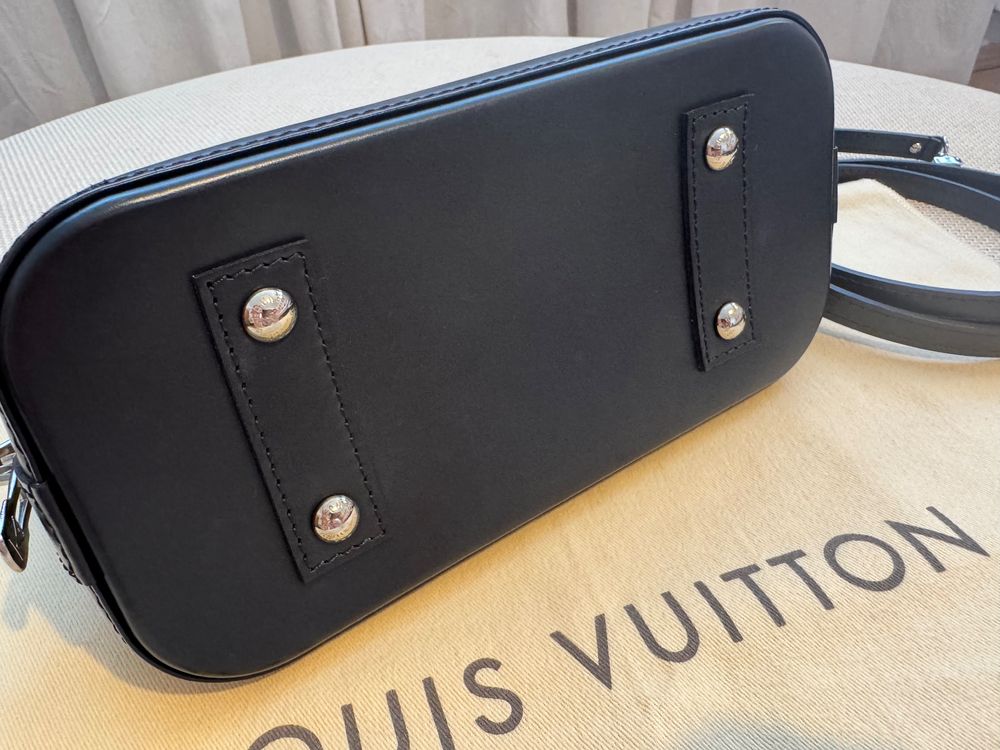 Louis Vuitton Borse da donna: Original Louis Vuitton Alma BB Epi Neuwertig – Usato da Buchs ZH venduto da hipsternut 4