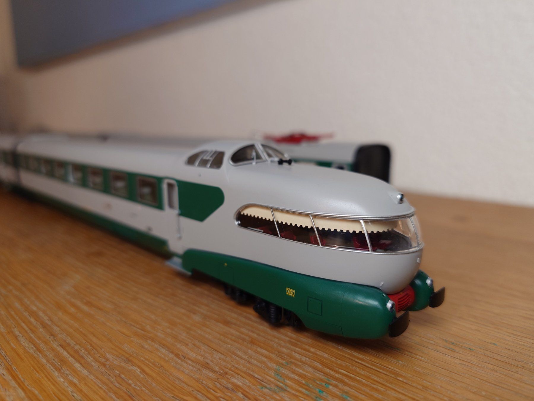 ACME Modellini di ferrovie: ACME ETR 253 Arlecchino der FS mit SoundDecoder ab Werk – Usato da Winterthur venduto da Faeb6 6