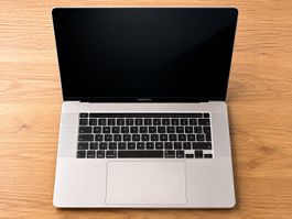 ab 1.- / MacBook Pro 16” | i9 2.4 GHz | 64 GB RAM | 1 TB SSD
