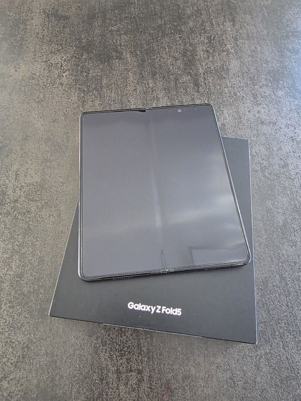 Samsung Telefoni cellulari / Smartphones: Samsung Galaxy Fold 5 – Usato da Vétroz venduto da Aubade76