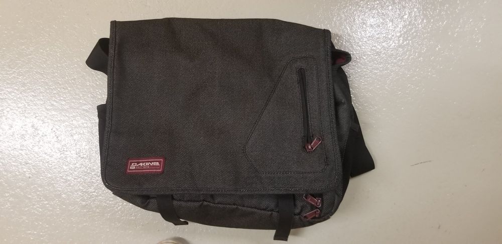 Dakine Borse: Dakine Messenger Bag Tasche – Usato da Stans venduto da SimonEgloff 1
