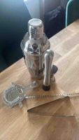 Cocktail Shaker Set, Silver, Like New Condition