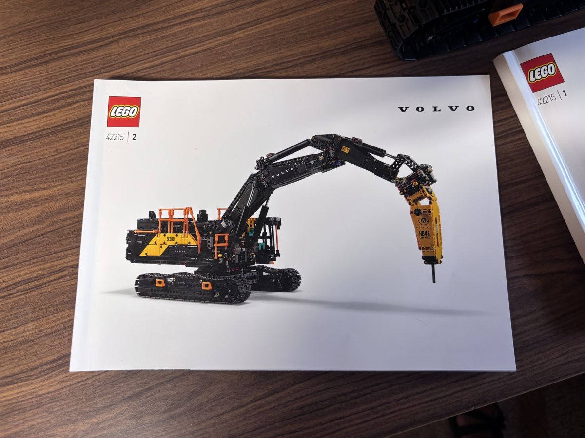 Lego Baukästen: LEGO Technic 42215 Volvo Bagger neuwertig Bausatz – Gebraucht aus Gerlafingen von Marcryter 3