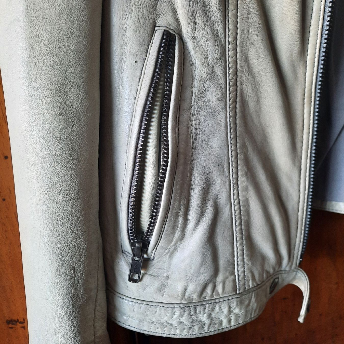 Vestes: Lederjacke Damen von Sissy-Boy, Grösse M – D'occasion à Mönchaltorf par Espressina 2