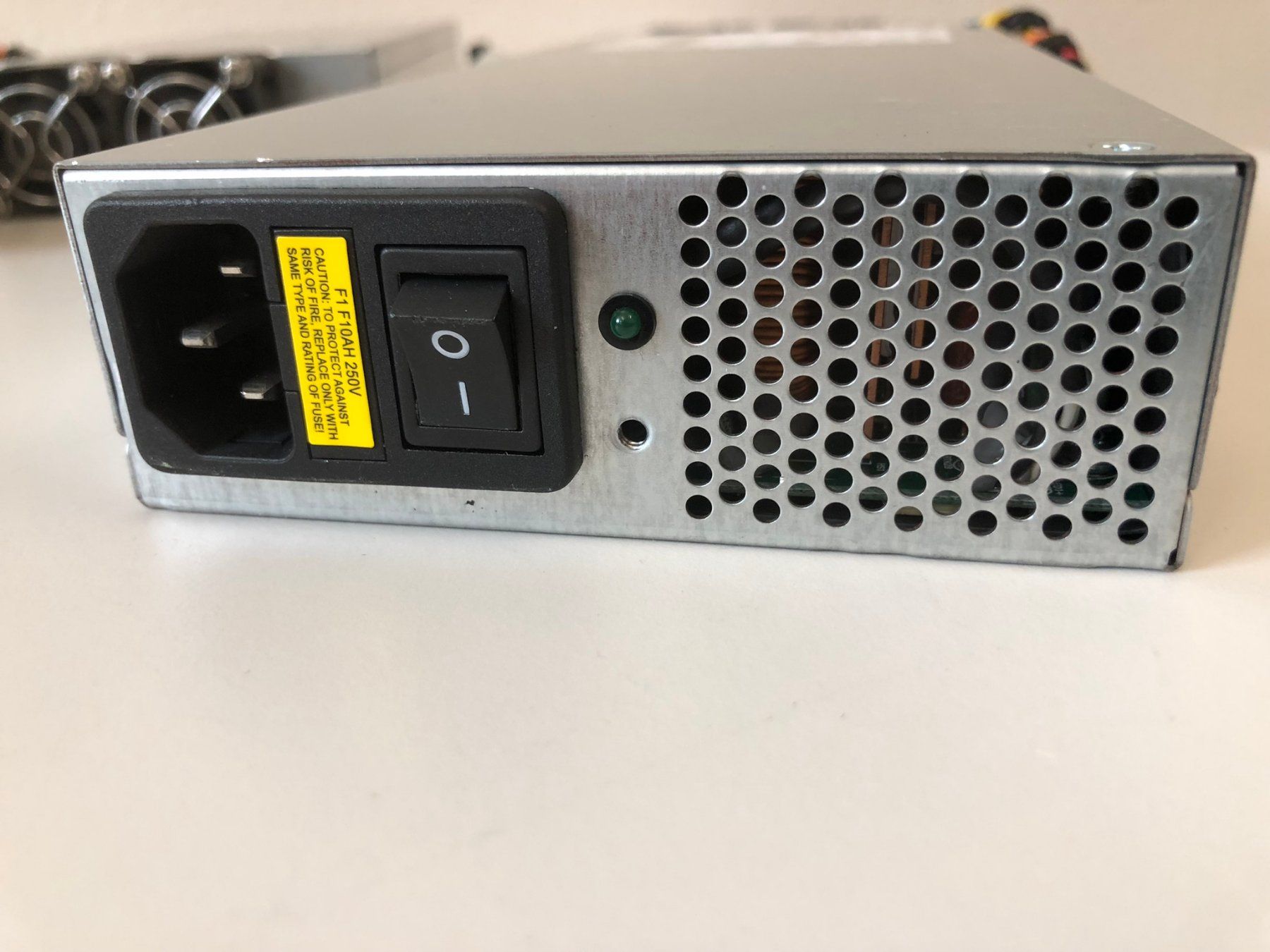 Sun Server: Netzteil z.B. zu Server SUN SunFire V20z – Usato da Hinterkappelen venduto da atomschnee 2
