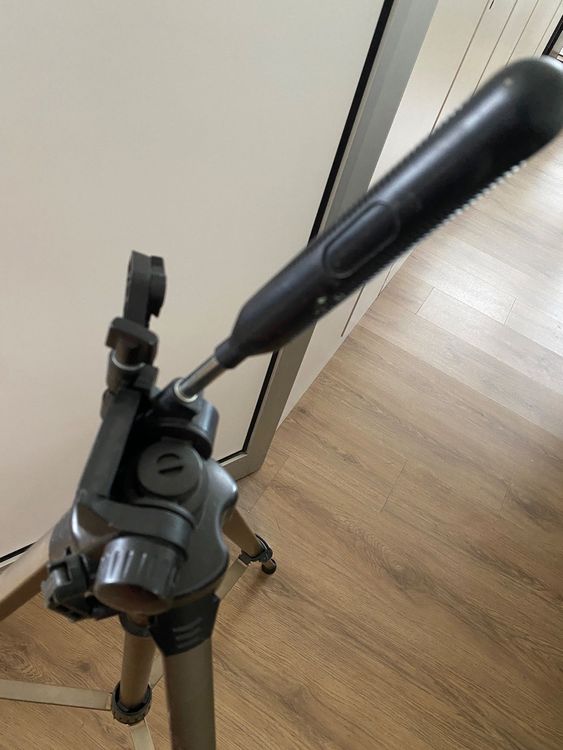 Treppiedi & Teste: Stativ für Fotoapparat oder Videokamera ! Vintage ! – Usato da Brügg BE venduto da rutschimedizin 1