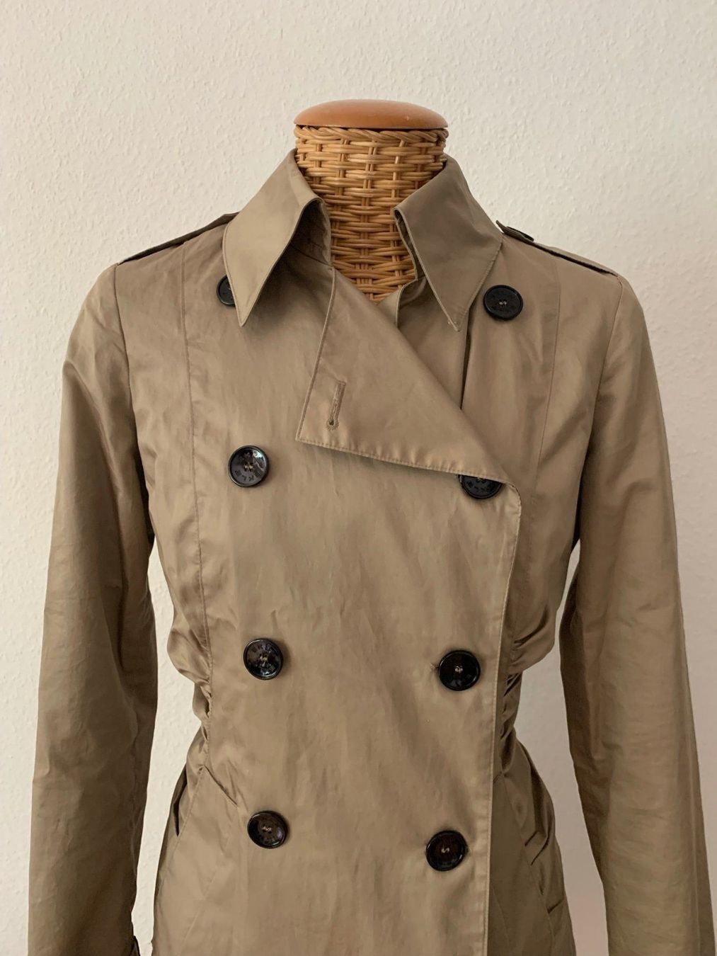 Cappotti: EKLE' - Trenchcoat beige 34 – Usato da Zürich venduto da Diazaio 2