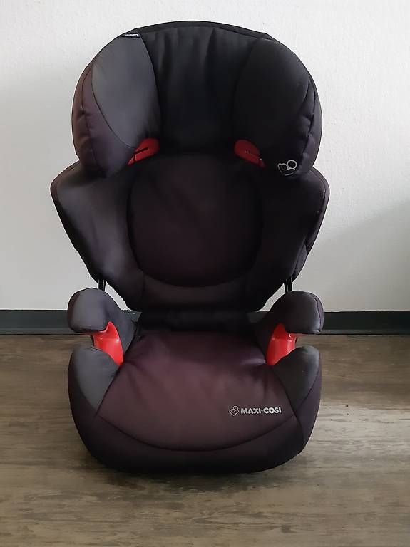 Sièges auto: Maxi Cosi Kindersitz – D'occasion à Winterthur par Je.