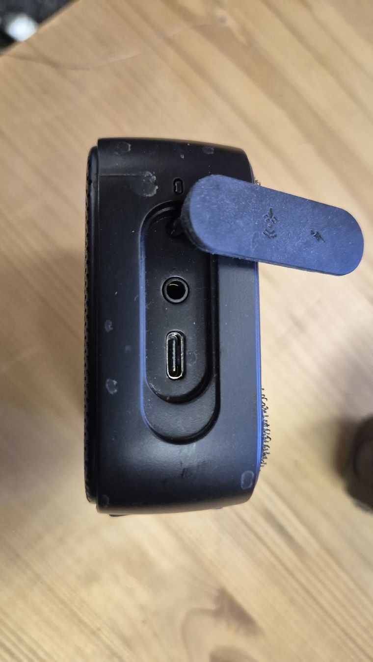 Hewlett Packard Lautsprecher: 2 HP Bluetooth Lautsprecher schwarz gebraucht – Gebraucht aus Bern von rueetschit 7