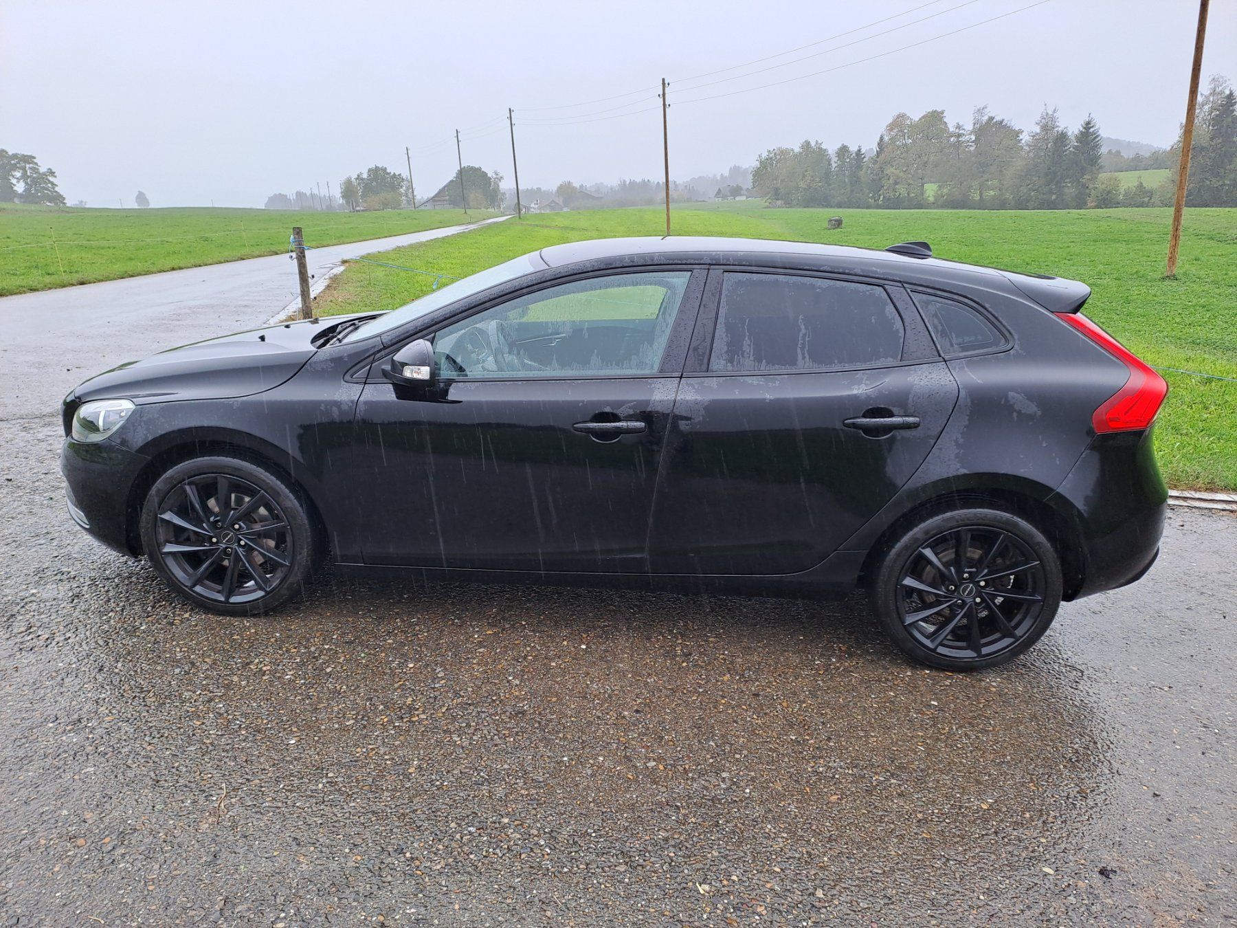 Volvo Automobili: Volvo V40 T4 R-Design – Usato da Stein AR venduto da CHZE 3