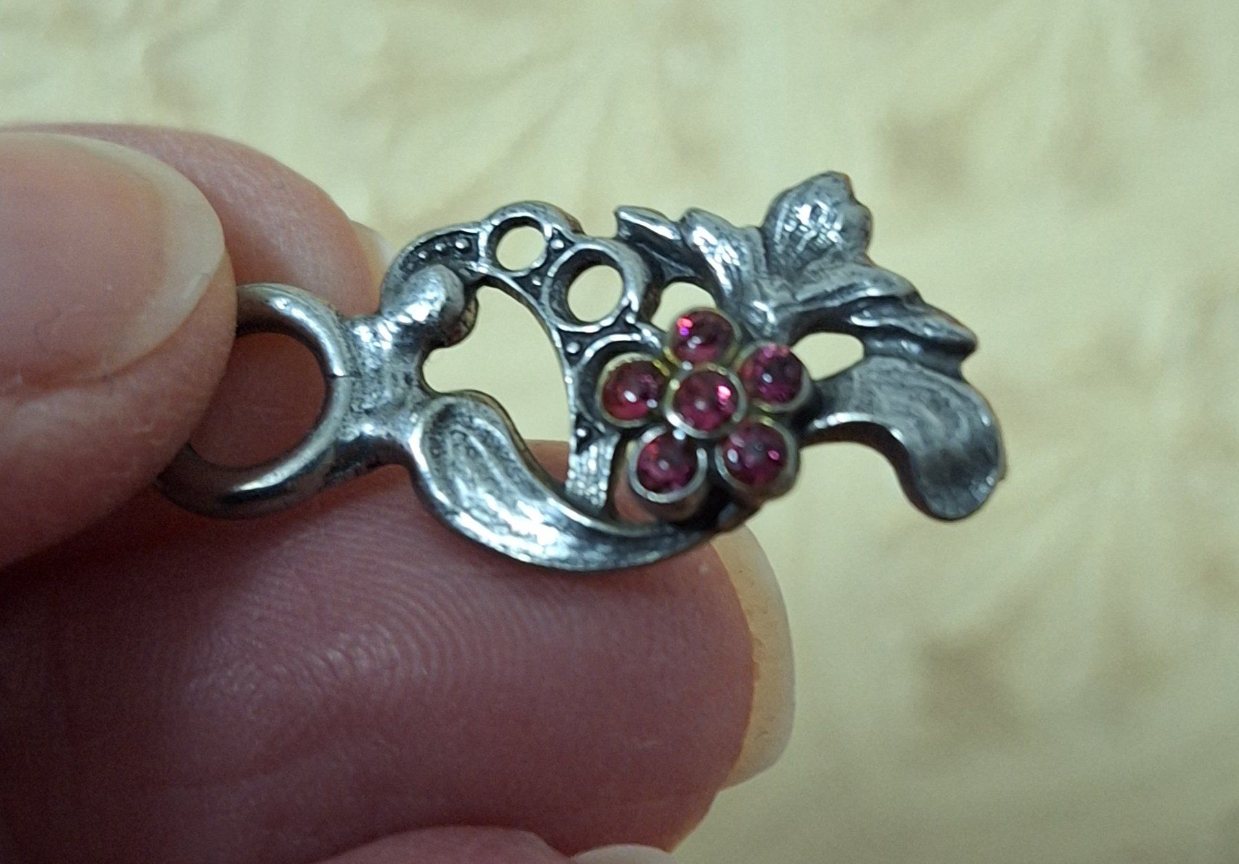 Placchette & Badge: Miederösen mit pinken Strass-Steinchen – Nuovo (secondo la descrizione) da Muri AG venduto da Edlerweiss 3