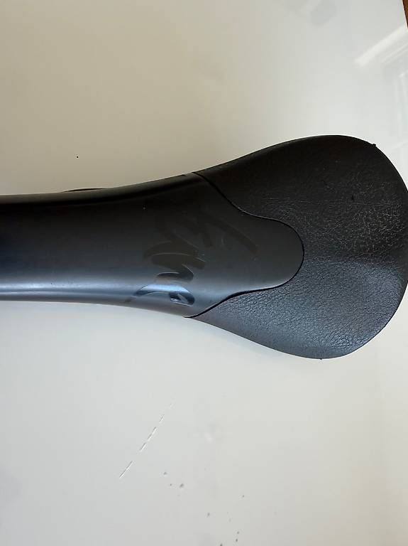 Pièces détachées: Fahrradsattel schwarz, gebrauchter Zustand – D'occasion à Tägerwilen par aircanada83 1