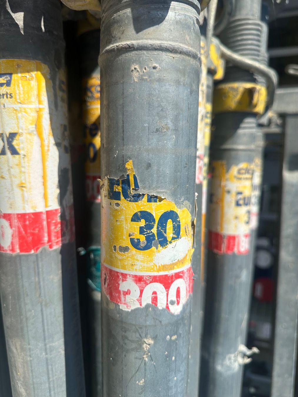 Poutres: Deckenstützen Doka Eurex 30 Top 300 – D'occasion à Langnau i. E. par Staelang 1
