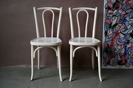 Paire de chaises bistrot en bois courbé signées Baumann