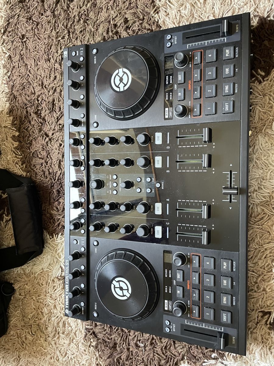 Traktor Console di mixaggio: Traktor Kontrol S4 – Usato da Malans GR venduto da JIKU23 3
