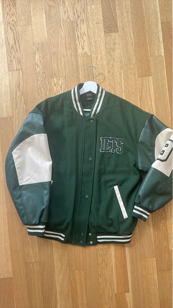 Iets Frans... Vestes: Iets Frans Varsity Jacket green leather sleeves size M – Neuf (Voir description) à Brittnau par iBazuka