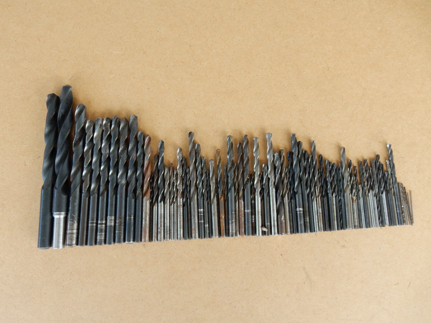 Alle Werkzeuge: 78 Stk Spiralbohrer Metall – Gebraucht aus Neuenegg von wisteibe