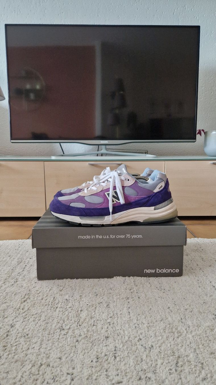 New Balance Chaussures hommes: New Balance 992 atomic violet – D'occasion à Fribourg par Thib124