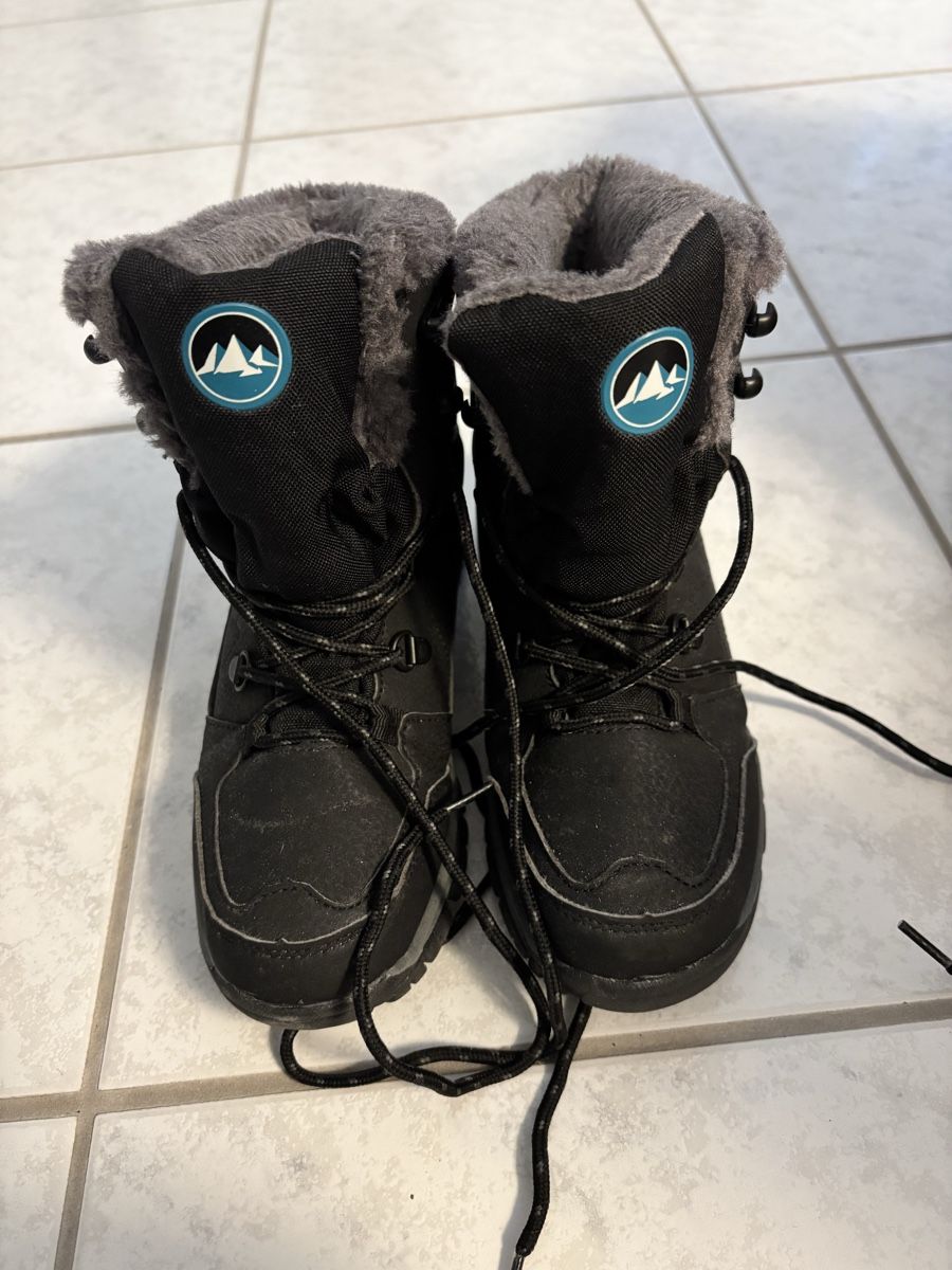Scarpe per ragazzi: Winterstiefel Grösse 36 – Usato da Turgi venduto da ku-vo01