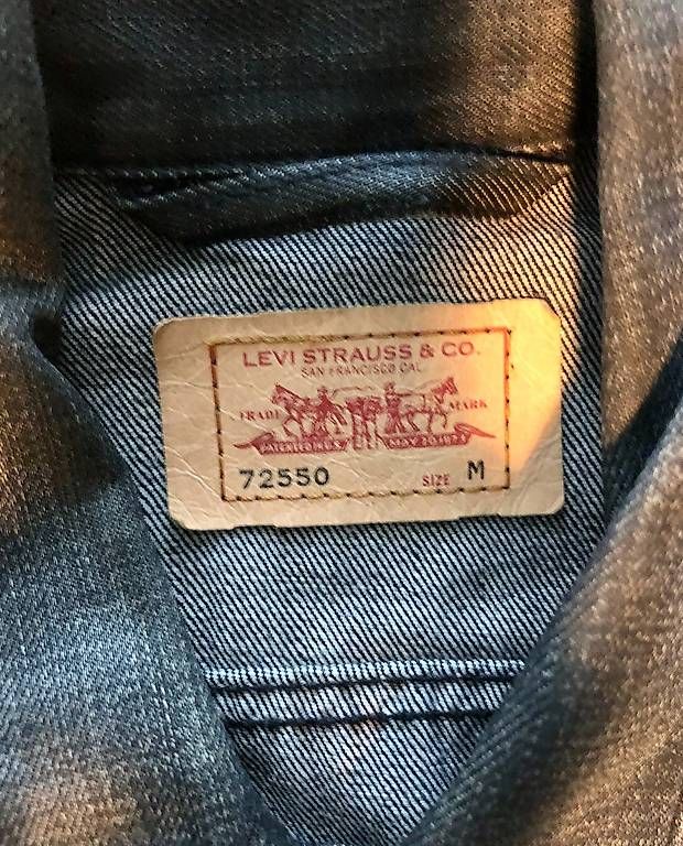Giacche: Levis Jeansjacke – Usato da Münchenstein venduto da focuz 1
