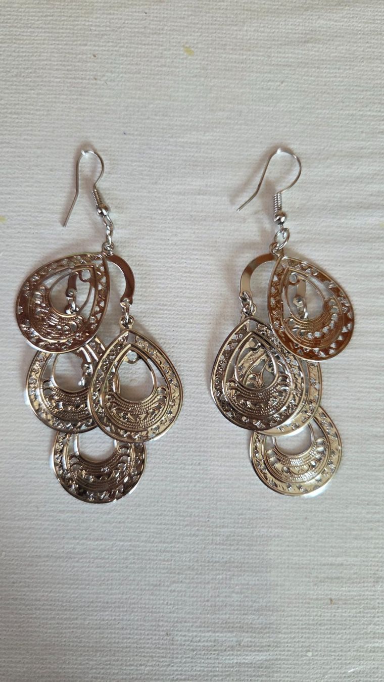 Ohrringe & -stecker: Ohrringe Modeschmuck Boho Style silberfarben NEU – Gebraucht aus Weggis von Leeclipse 2