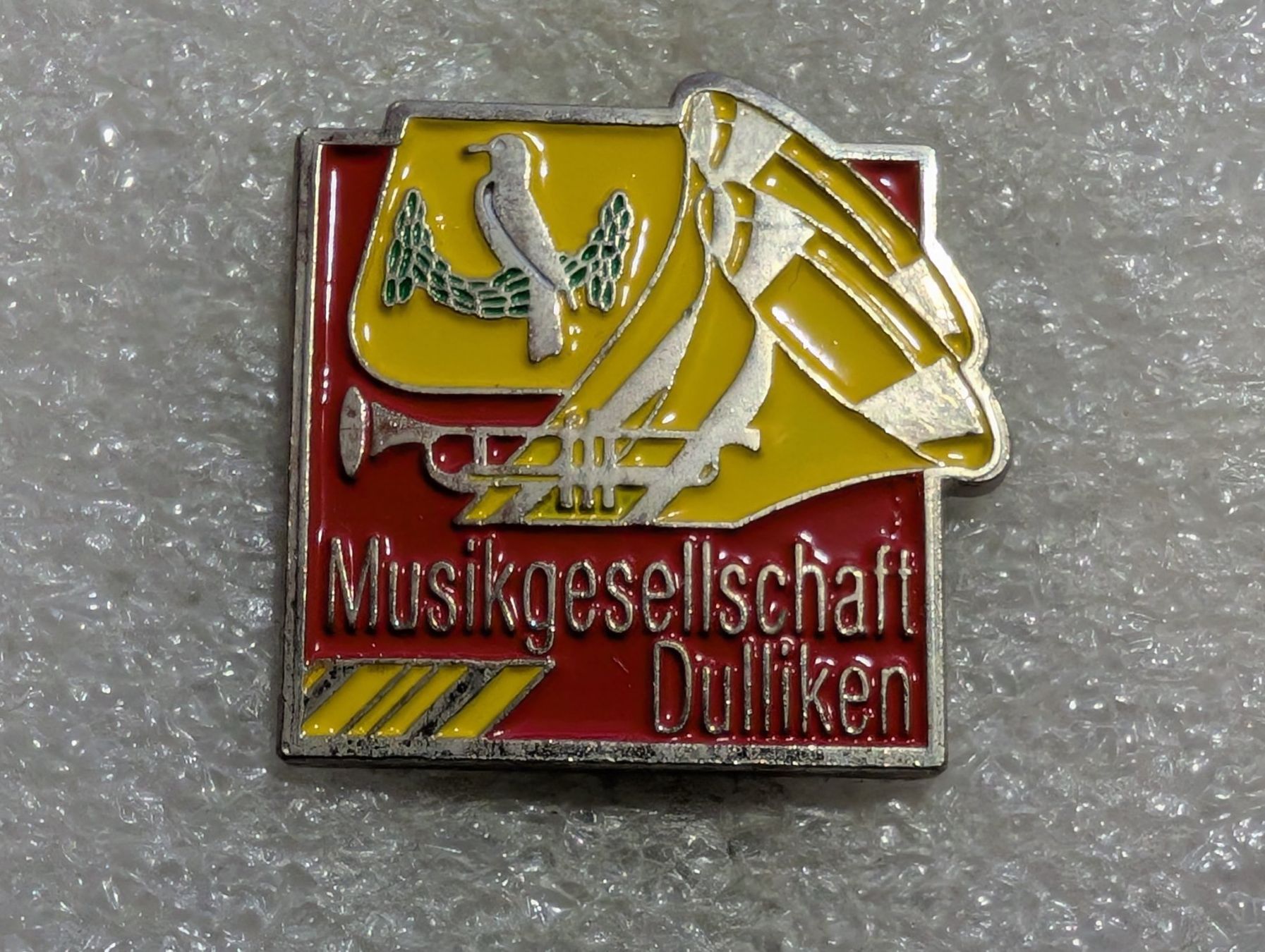 Placchette & Badge: Ansteckpin 154: MG Dulliken – Usato da Oppligen venduto da Pin-Fall-Shop