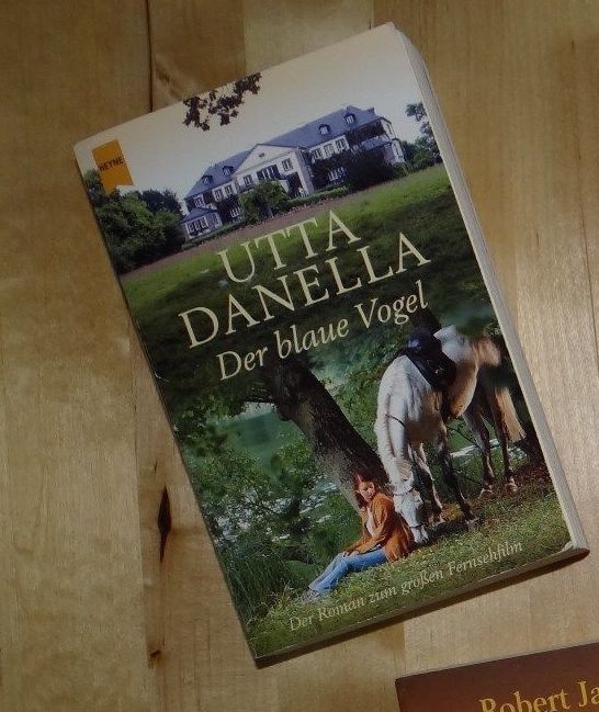 Libri: Der blaue Vogel von Utta Danella – Usato da Wagenhausen venduto da M.Sieg