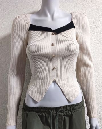 Rippstrick Pullover mit Perlenknöpfen Gr. S