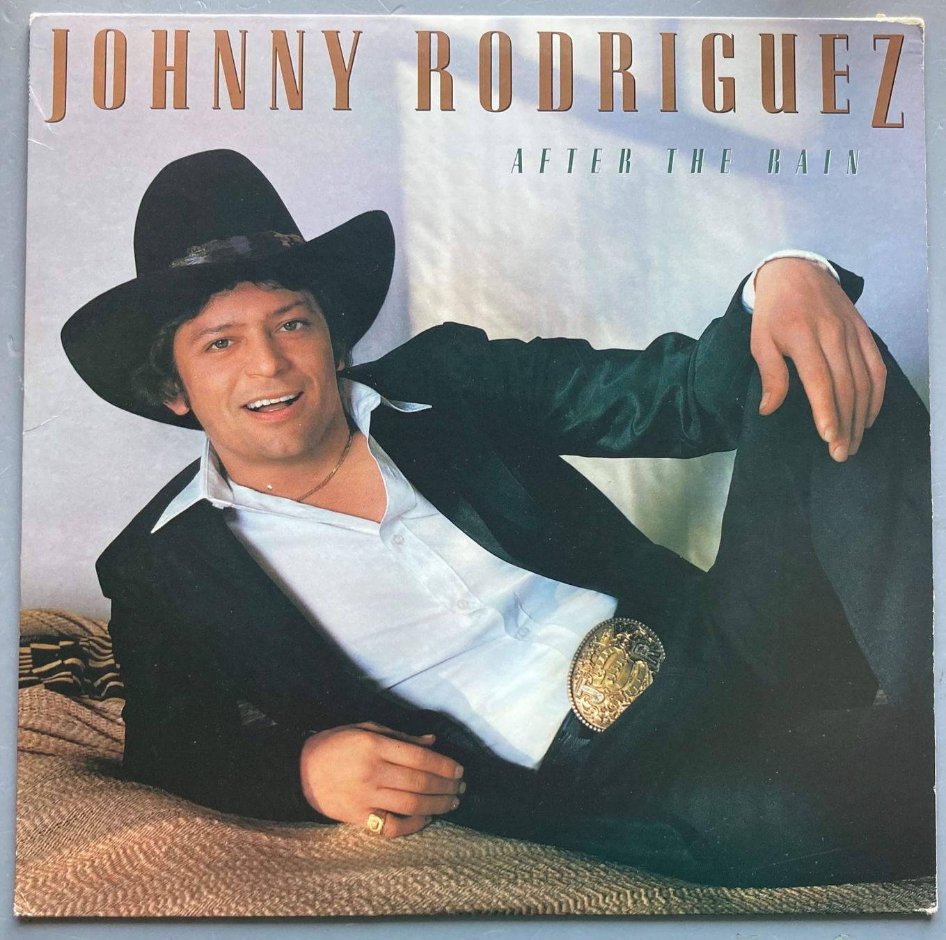 Vinyles: JOHNNY RODRIGUEZ - AFTER THE RAIN – D'occasion à Poliez-Pittet par Newtown-Records
