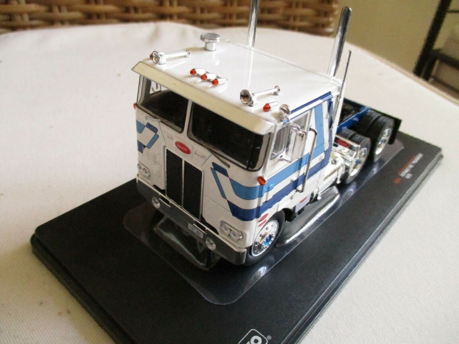Peterbilt Modellini d'auto: Peterbilt 352 Pacemaker LKW Zugmaschine 1979 weiss / hell – Nuovo e nell'imballaggio originale da Gerlafingen venduto da espero88 6