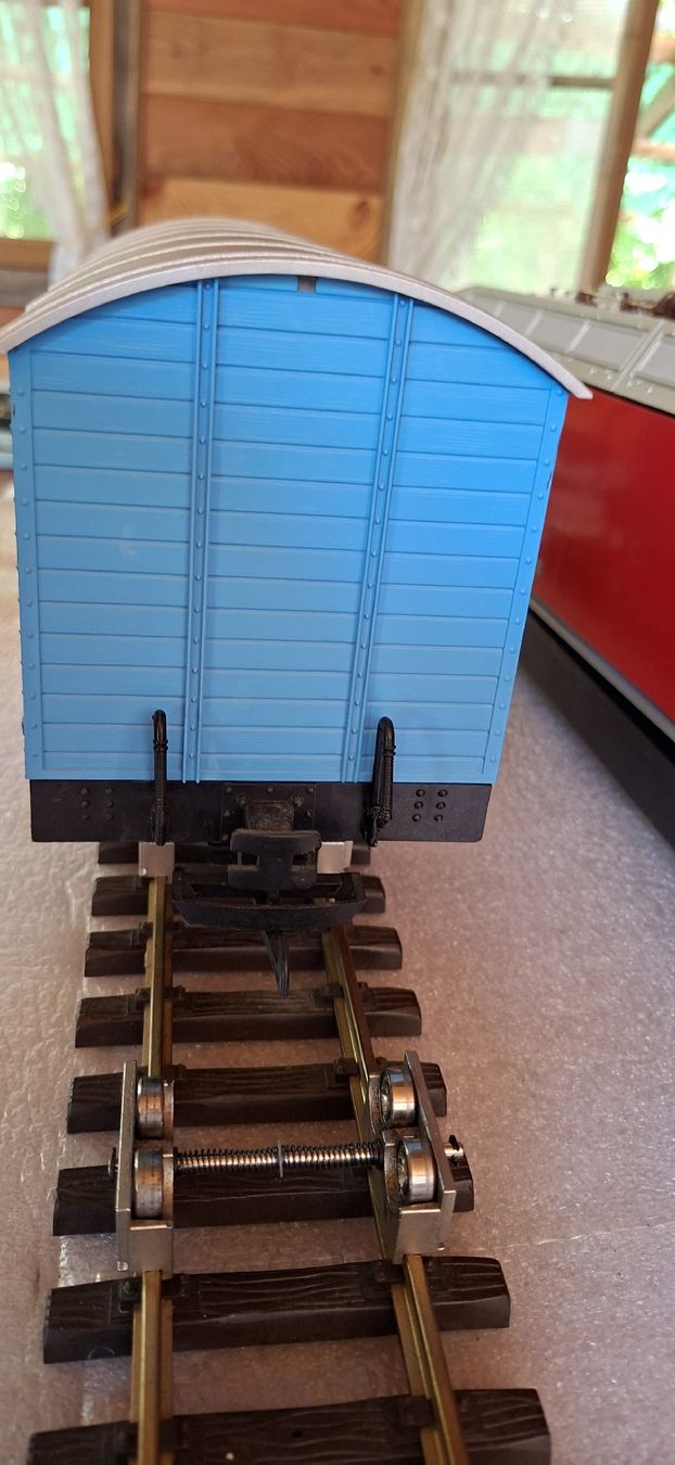 LGB Modelleisenbahnen: RhB Güterwagen Cargo Domizil – Gebraucht aus Münsingen von wd65 1