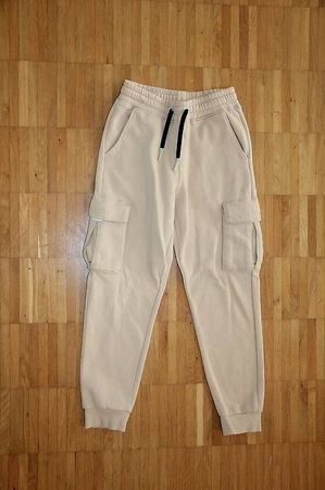beige Cargo-Trainerhose in der Grösse 146