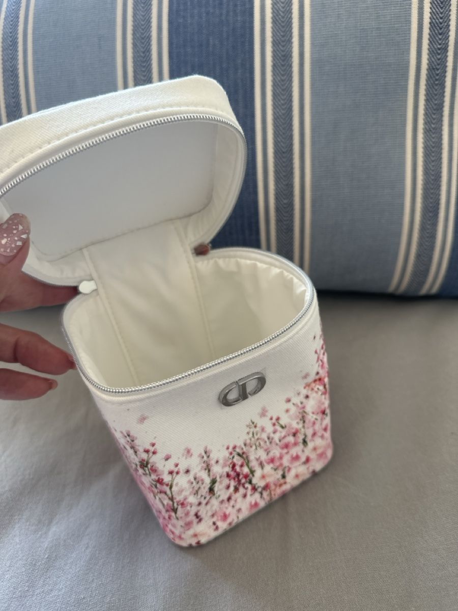 Dior Kosmetikkoffer: Dior Schminktasche  – Neu und originalverpackt aus Bassersdorf von Ayumiyamaguchi 1
