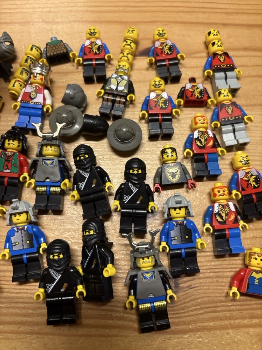 Lego Statuette: Lego Castle Figuren – Usato da Kriens venduto da Godier 2