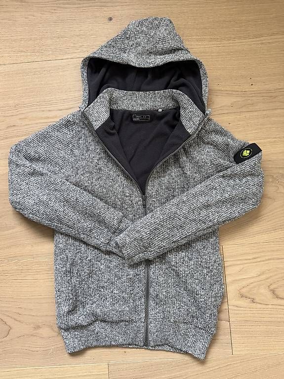 Jacken & Mäntel: Kapuzen-Strickjacke Next, 152 – Gebraucht aus Wermatswil von angre