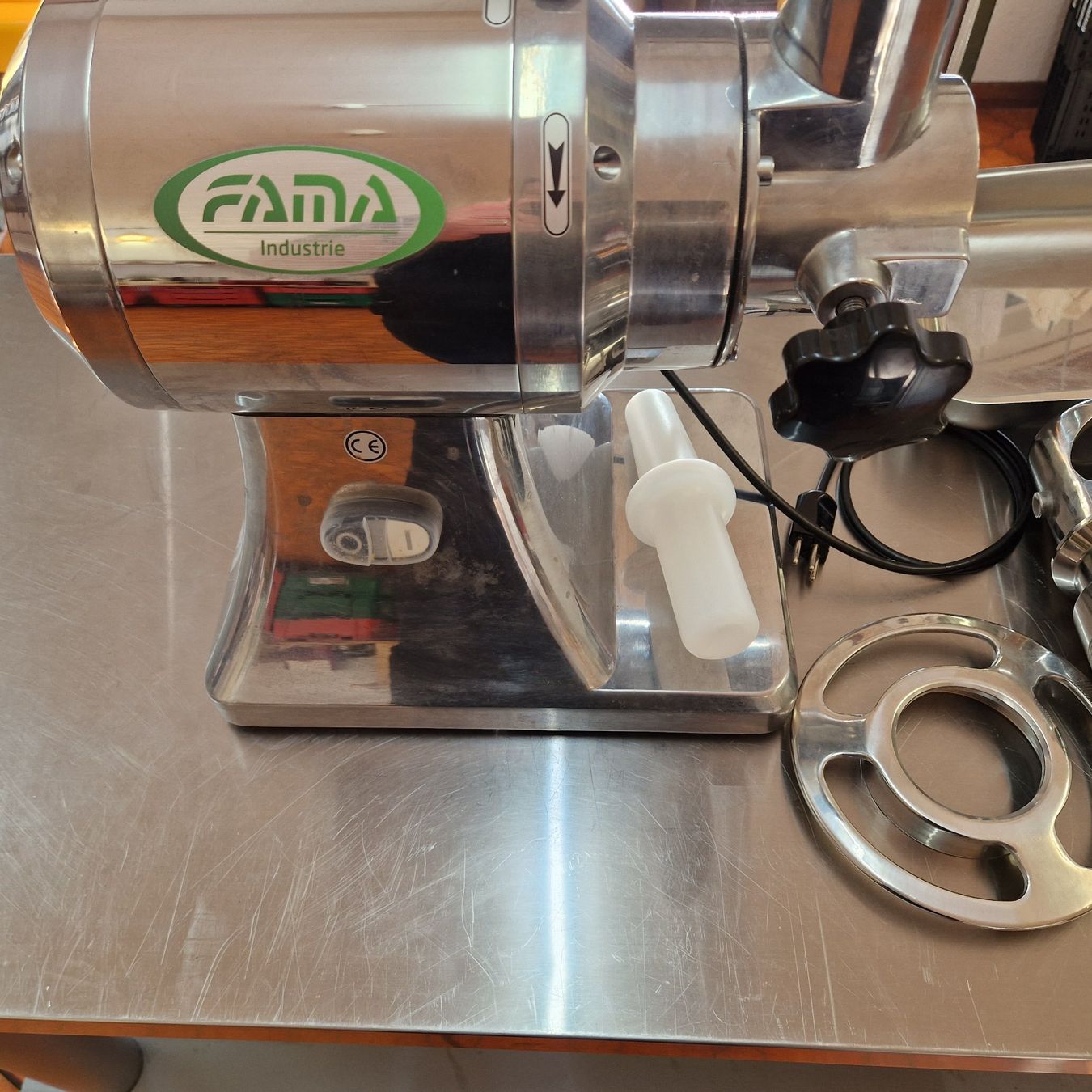 Cucine complete: Hachoir a viande professionnelle – Usato da Lamboing venduto da cfh_lk55 2