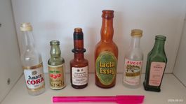 6x Vintage Kaufladen Miniatur Flaschen (Lacta Essig, Kirsch)