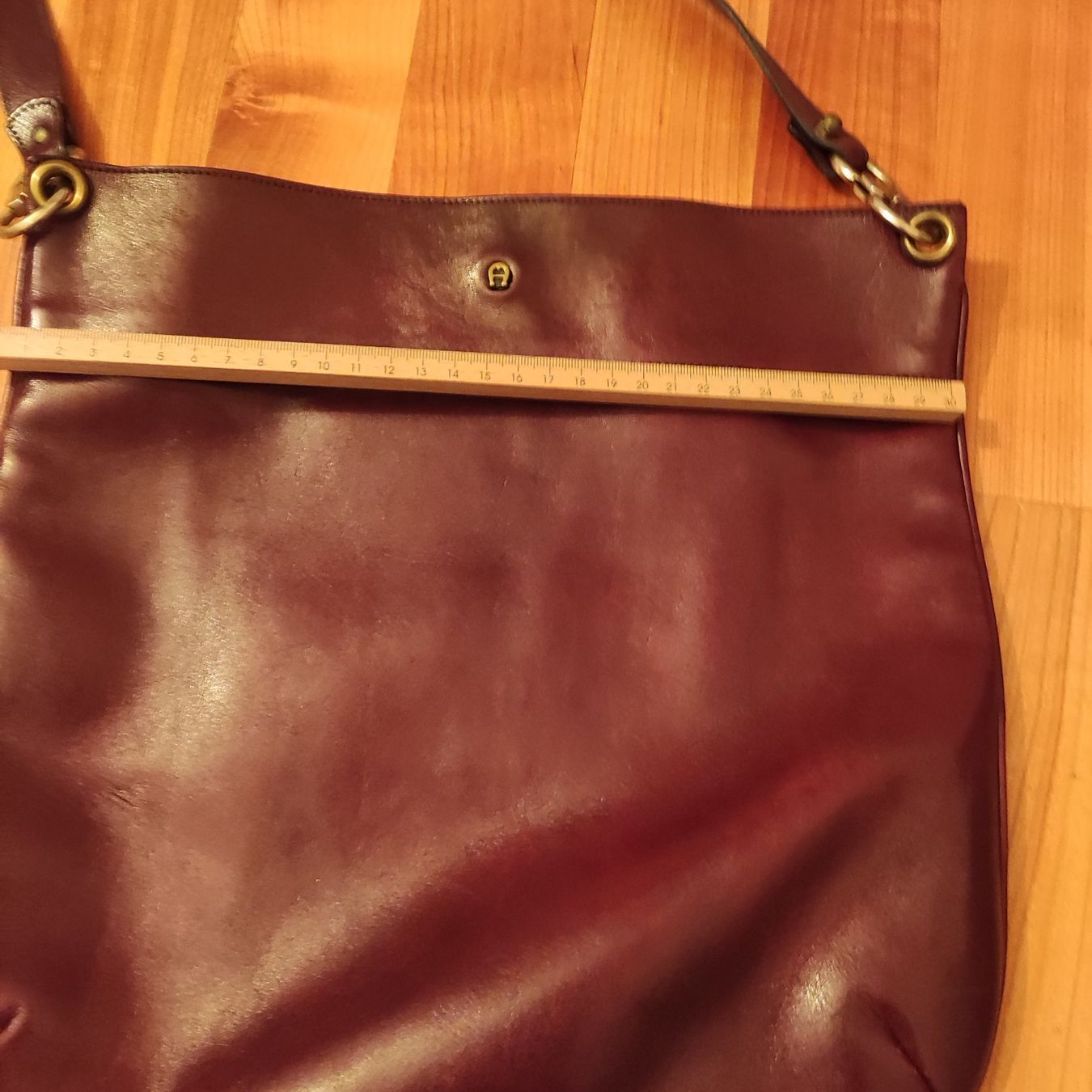 Aigner Borse da donna: Grosse Aigner Ledertasche, bordeauxrot – Usato da Solothurn venduto da Csw1 5