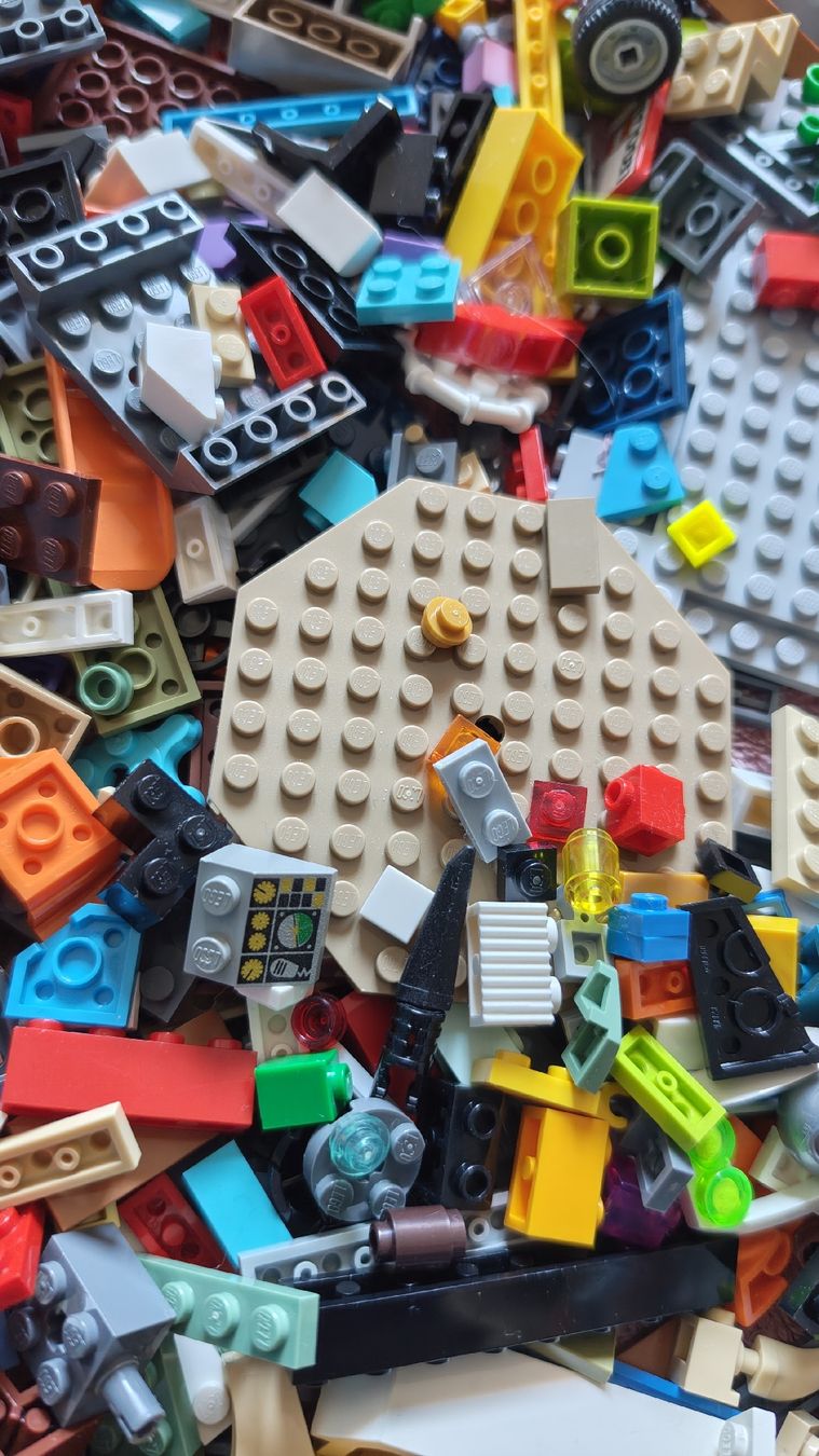Lego Giocattoli: Lego Mix ca 1,3 Kilo – Usato da Effretikon venduto da Superkarin7 3