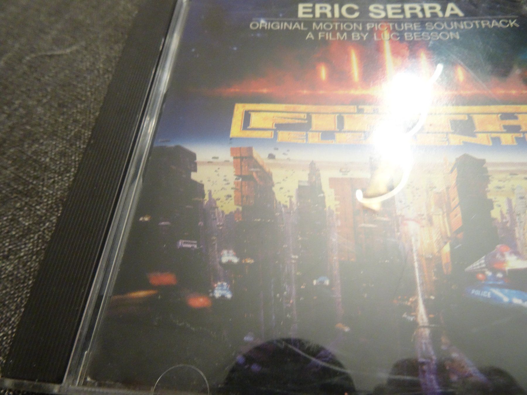 CD: The Fifth Element - Original Picture Soundtrack CD – Usato da Olten venduto da Disc-Ausverkauf