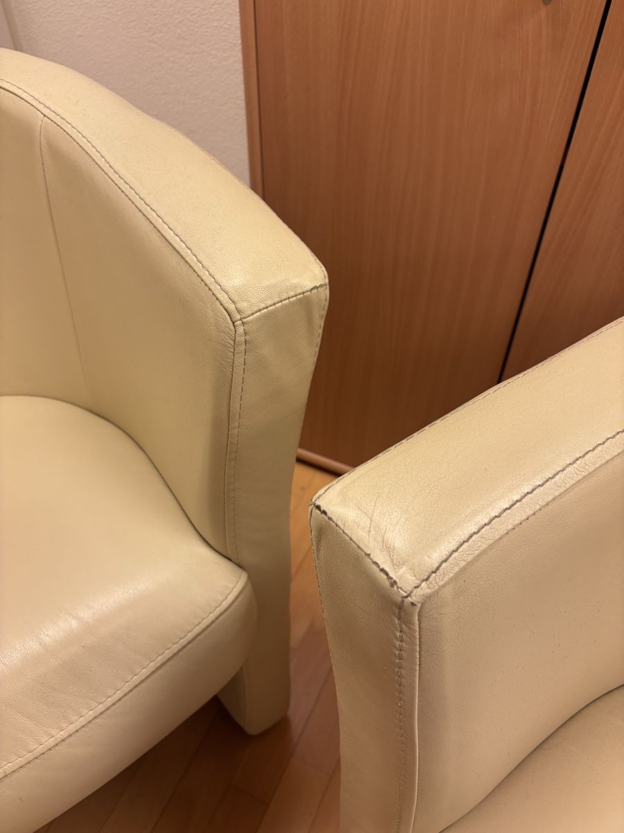 Poltrone: 3 Echtleder-Stühle in Weiss – Usato da Widen venduto da nicole.87 5